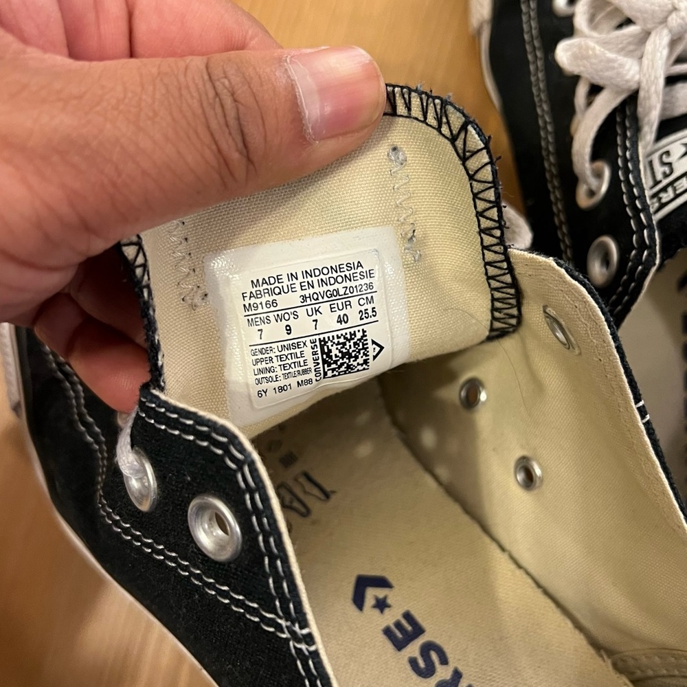 Converse - Picture 3 of 5